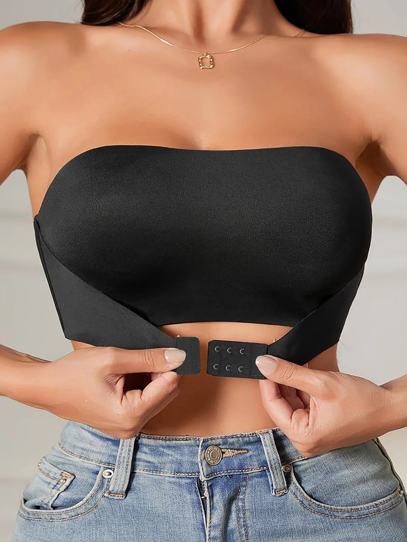 SilkHold Strapless Bra